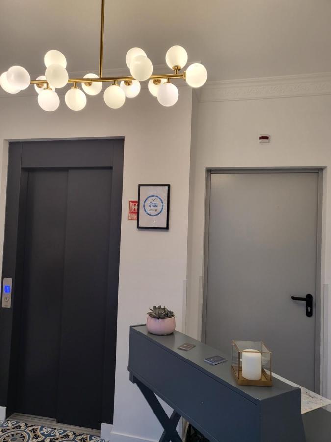 Alfama Apartments Services Lisbon Bagian luar foto