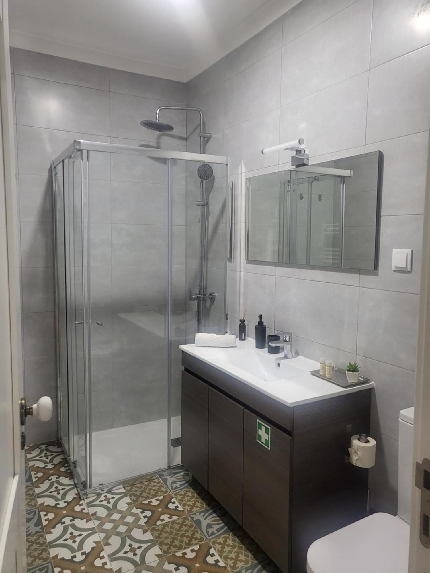 Alfama Apartments Services Lisbon Bagian luar foto