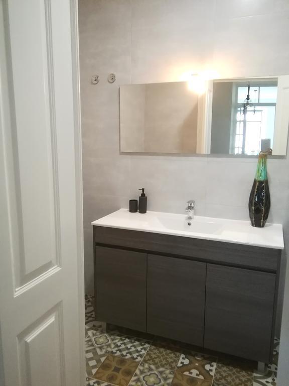 Alfama Apartments Services Lisbon Bagian luar foto